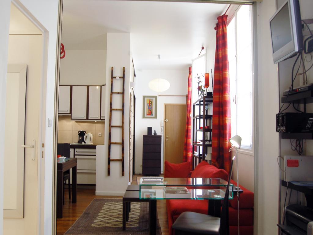 Louvre Apartment Paris